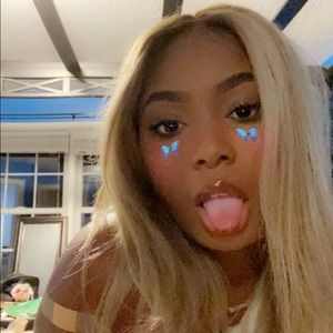 Meet your Posher, Kendall